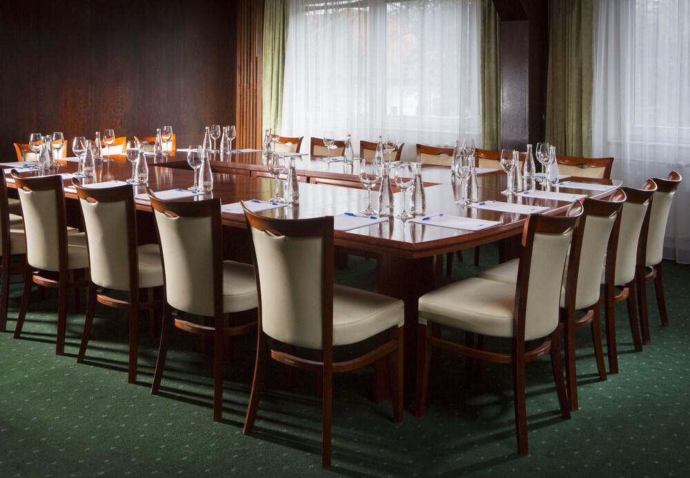 Hotel Orea Voro 3*