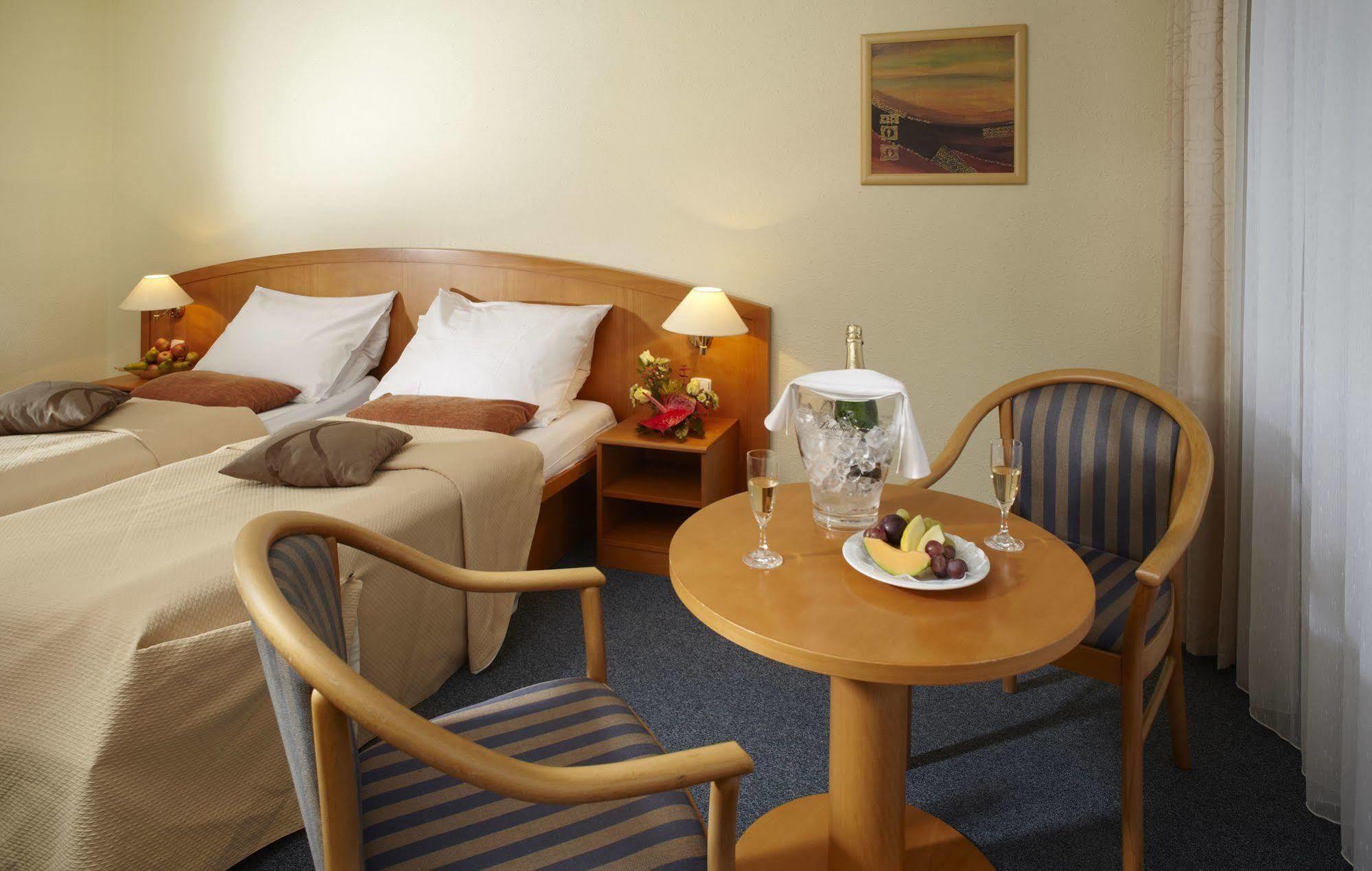 Hotel Orea Voro 3*